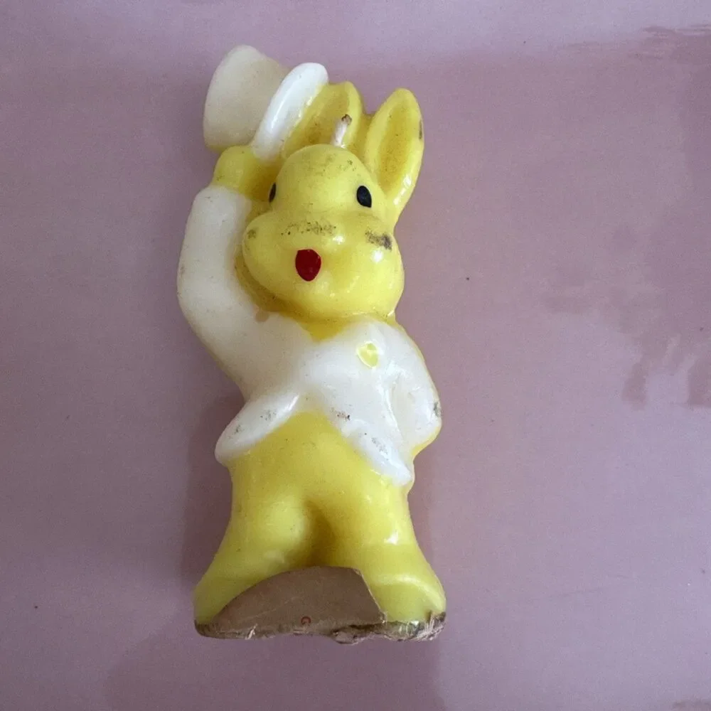 Vintage Gurley Candle Co Yellow Rabbits  Top Hats, Lot of 5, Unburned 3.5 Inch